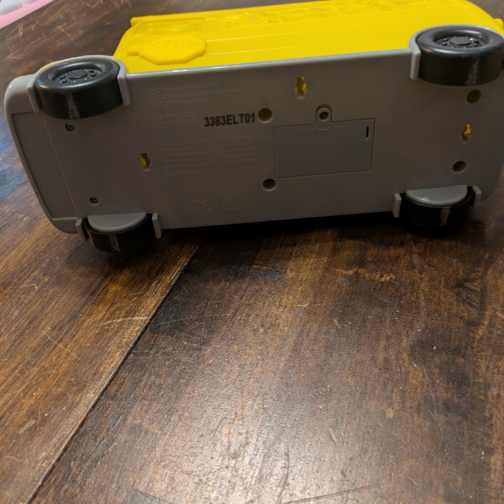Interactive Yellow Learning Bus with Green Handle - Picture 3 of 4